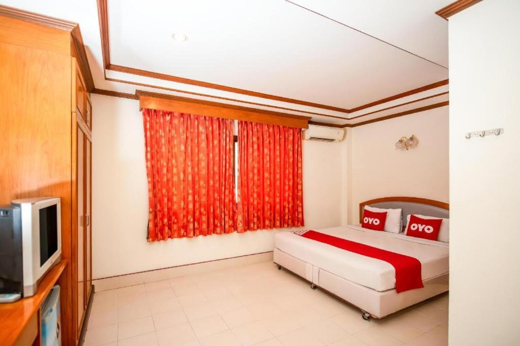 Отель Oyo 343 Wanna Marine Patong Экстерьер фото